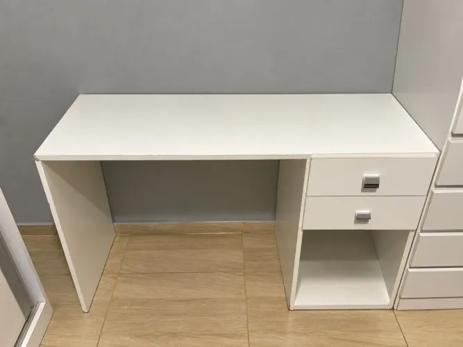 Vende-se Escrivaninha (mesa para estudos)