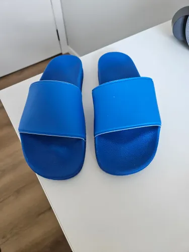 Chinelo azul