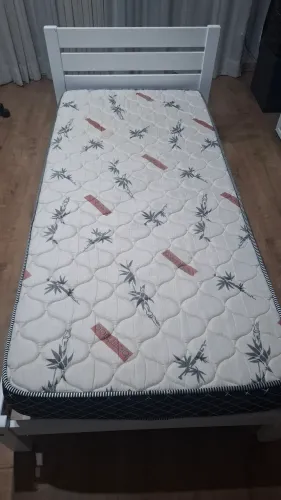 Cama de Solteiro da Tok&Stok
