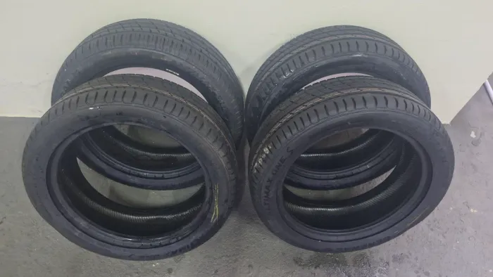 VENDO PNEU 17 NOVO!