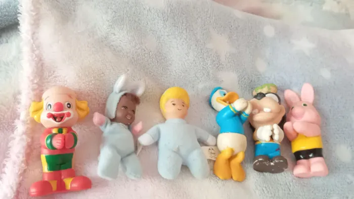 Lote de boneco.agarradinho e fofolete
