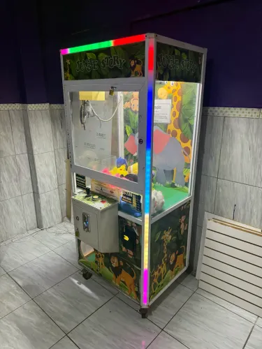 Máquina de urso, semi nova 