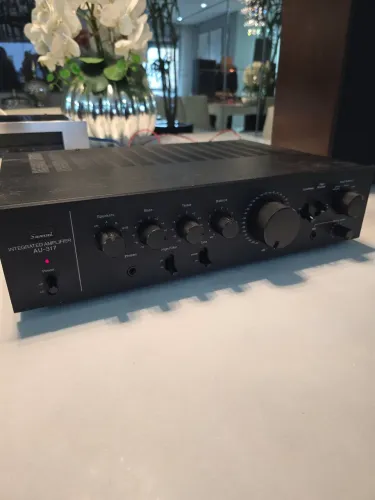 Amplificador Sansui AU-317