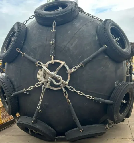 Vendo 2 Boias Maritimas  Yokohama 48.000,00 cada