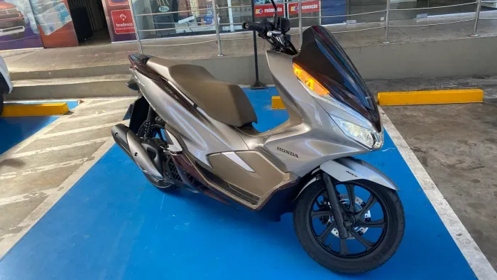 Honda  Pcx 2022 automática. apenas 17.000 km 