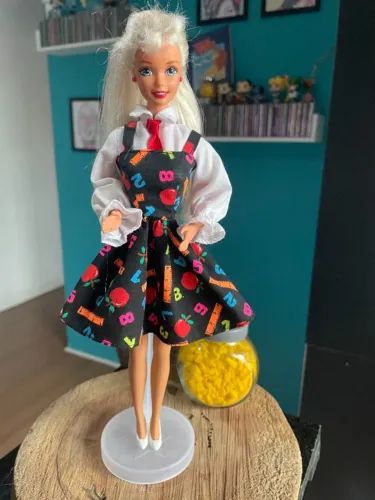 Boneca Barbie School Spirit Special Edition de 1995 - Usada