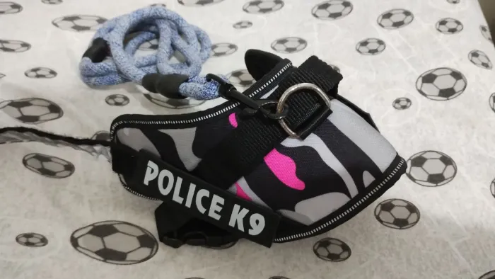 Peitoral com guia da polícia K9 para cachorro de médio e pequeno porte.