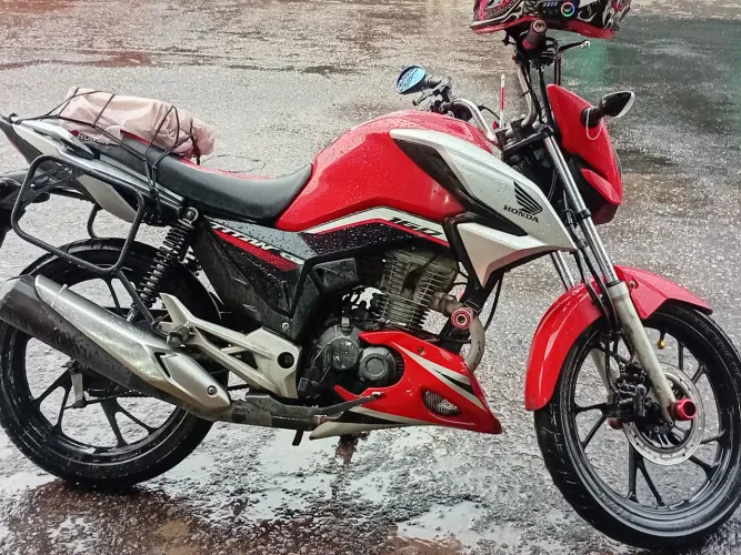 TITAN 160 