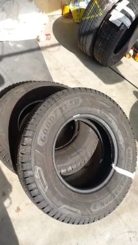 Pneus GoodYear 195 X 80 R 14 C 8 lonas. Pneus excelentes com procedência. Retirar em Osasc