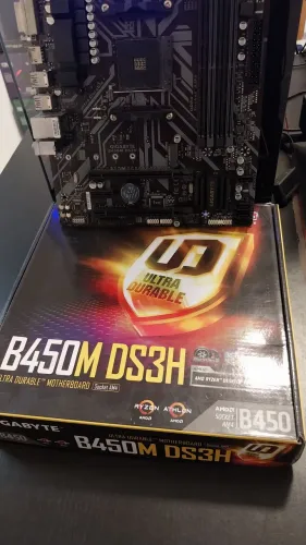 B450M DS3H Gigabyte Placa mãe AM4 Pronta para Ryzen 5 5600 Ryzen 7 5700X
