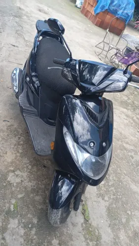 Vendo ou troco 8.000 mil, motinha muito conservada