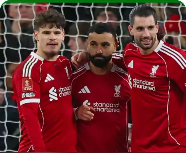 Combo Europa 1 Camisa Liverpool 1 Camisa PsG Modelo Premium Primeira Linha