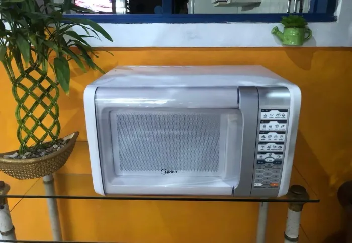 Microondas !!! MUITO NOVO !!! Midea 30 litros