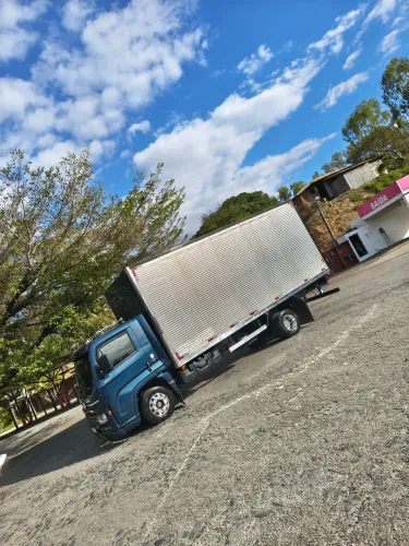 Caminhão VW Delivery 9.180
