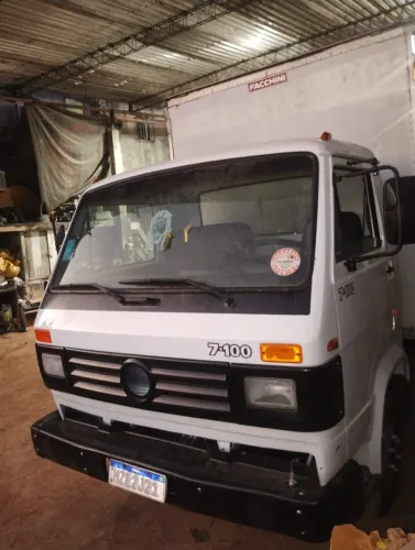 Vende Agrale 1800 Valor 60 mil 