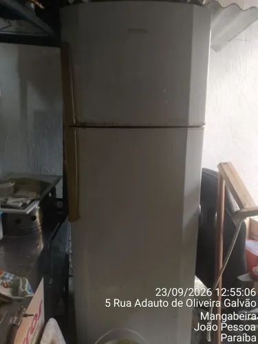 Vende - se geladeira pra conserto
