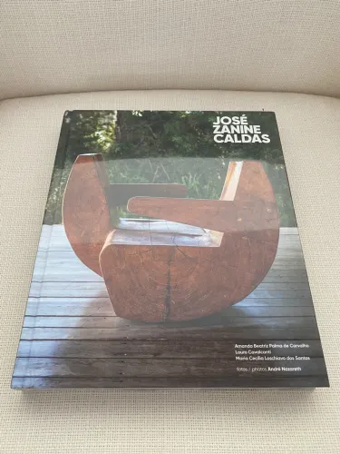 Livro José Zanine Caldas (NOVO)