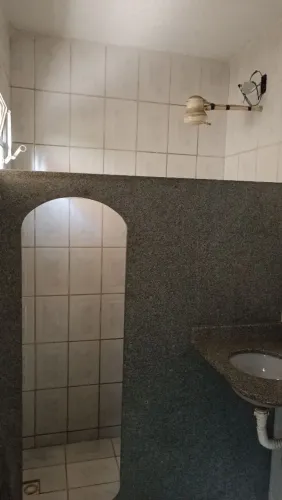 Alugo kit Net com 1 quarto 2 banheiro sala e cozinha e uma varanda