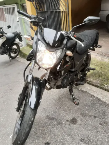Moto  em ótimo estado mecânica em ordem documento em dia 
