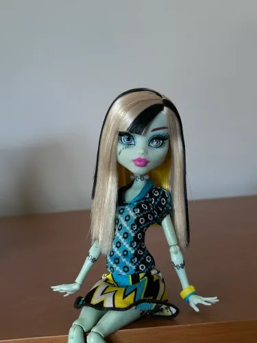 Monster high frankie coffin bean