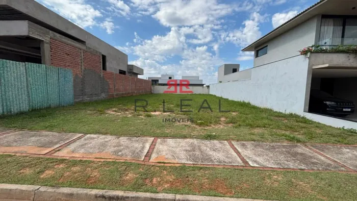 Terreno para venda com 420 m² em Vila Aviação, Bauru - SP