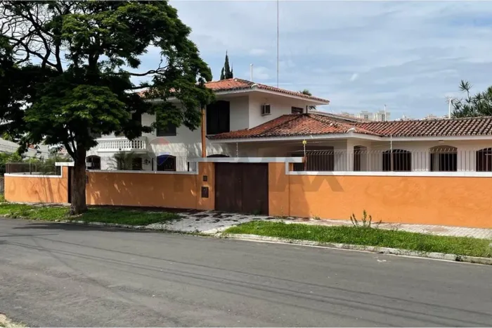 REMAX ALUGA | CASA COMERCIAL | 4 SALAS/QUARTOS | 1 SUÍTE | 6 VAGA, 301m² | NOVA CAMPINAS |