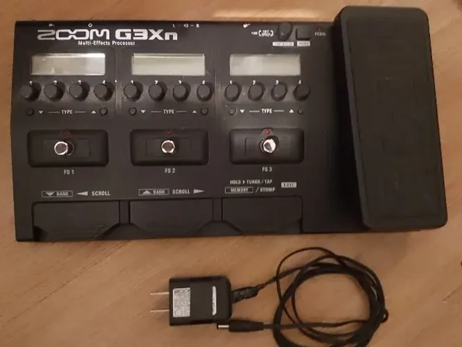 Pedaleira ZOOM G3Xn
