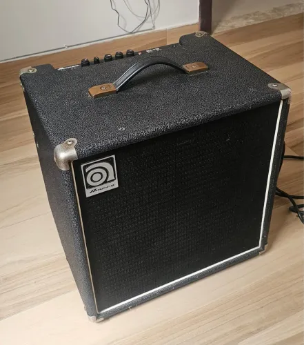 Caixa ampeg top 