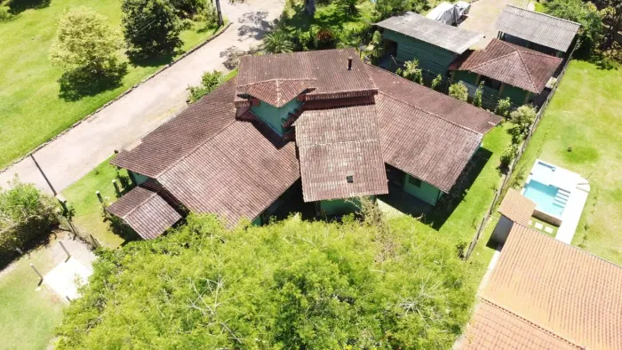CHÁCARA ALTO PADRÃO EM CONDOMÍNIO FECHADO POR 920MIL