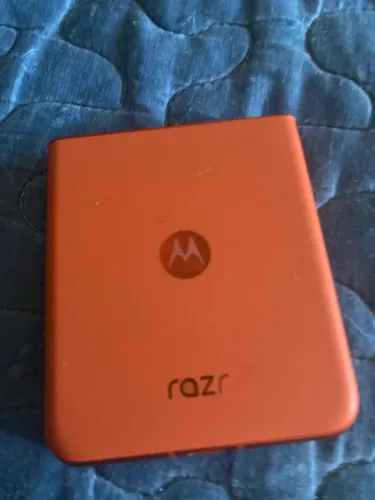 Celular Motorola Razr 50 Laranja