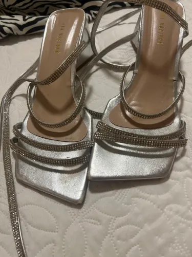 Salto bloco com strass e amarração ?