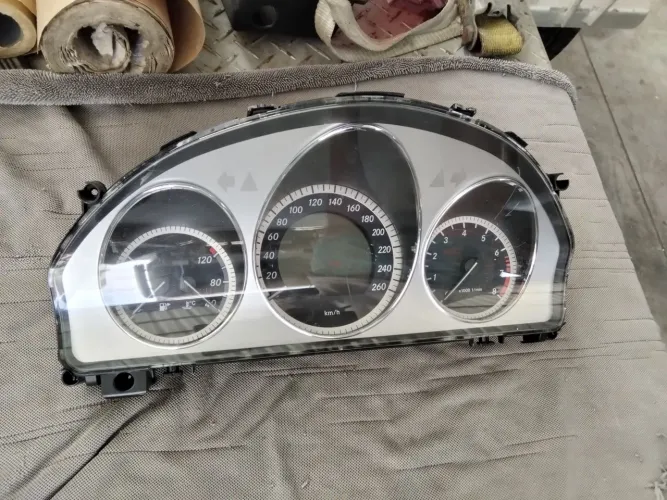 Painel Instrumento Mercedes W204 2007 08 09 10 2011