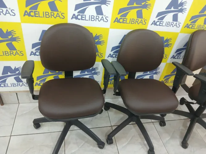 Cadeiras de escritório executiva corvim marrom 