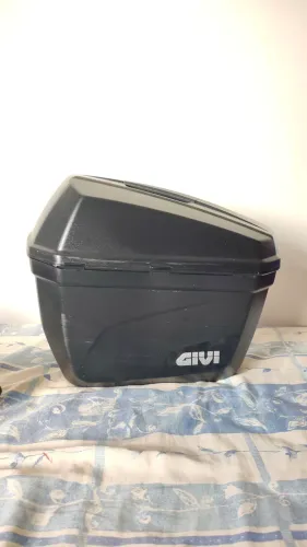 BAÚ LATERAL GIVI E22n (apenas 1 lado)