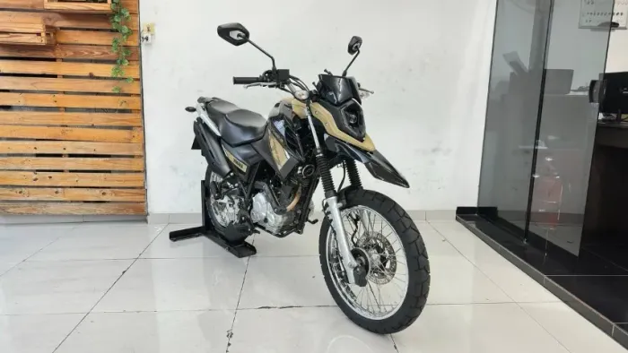 YAMAHA XTZ CROSSER 150 2022 BEGE COM 17.000 KM