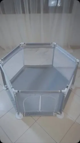 Cercadinho portátil hexagonal