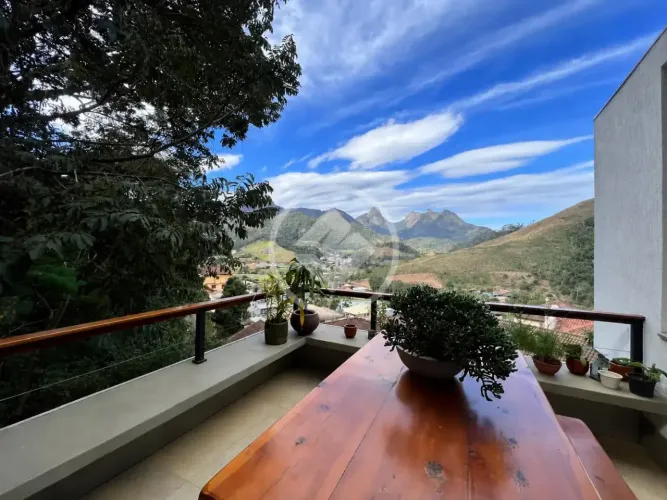 CASA ESPETACULAR COM 02 QUARTOS E VISTA PARA A MULHER DE PEDRA codigo: 361790