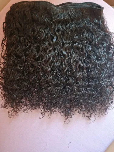 Cabelo cacheado humano l