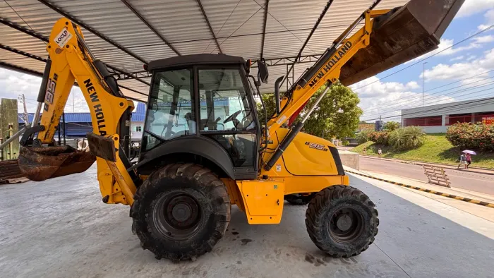 RETROEACAVADEIRA NEW HOLLAND