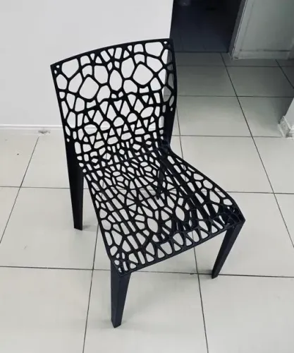 Cadeira Preta Marca FLEXFORM - Linda para Sala ou Varanda