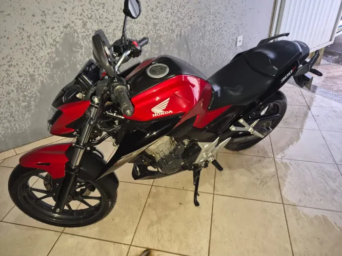 Vendo CB 300F Freios ABS 