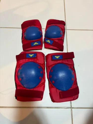 Kit Proteção Infantil Mulher Maravilha - Joelheira e Cotoveleira