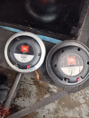 Driver 405 JBL, e uma mesa Taramps