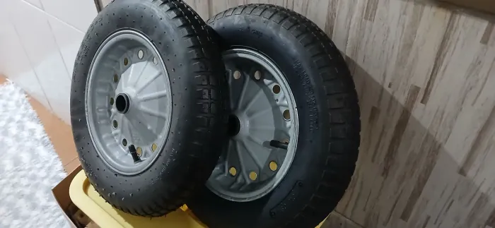 Rodas para carrinho de mão