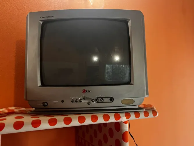 TV 14? preto e branco, antiga