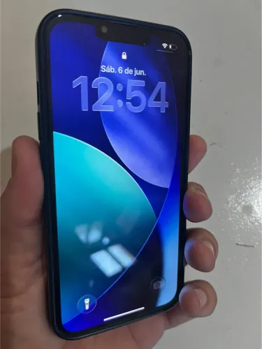 iPhone 14 azul claro, todo original e impecável