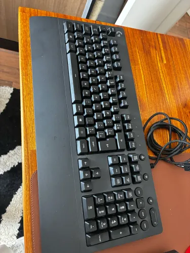 Teclado Gamer Logitech G213