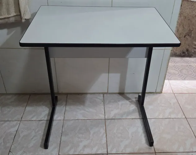 Mesa de escritório/estudos