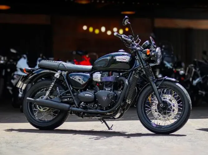 TRIUMPH BONNEVILLE T100 BLACK 900 cc 