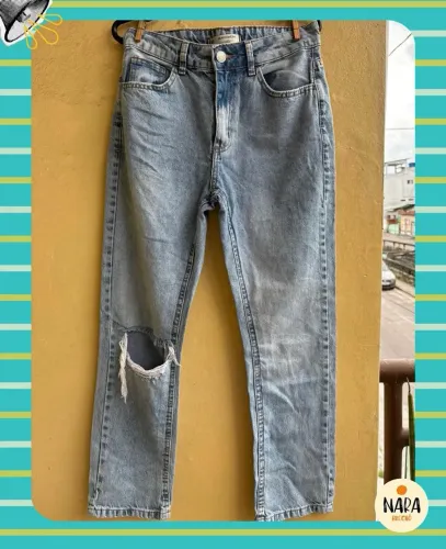 Calça jeans feminina - lavagem clara
